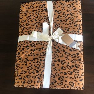 Kyte big leopard youth size blanket
